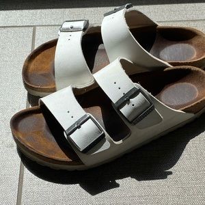 Women’s size 7 white leather birkenstock’s